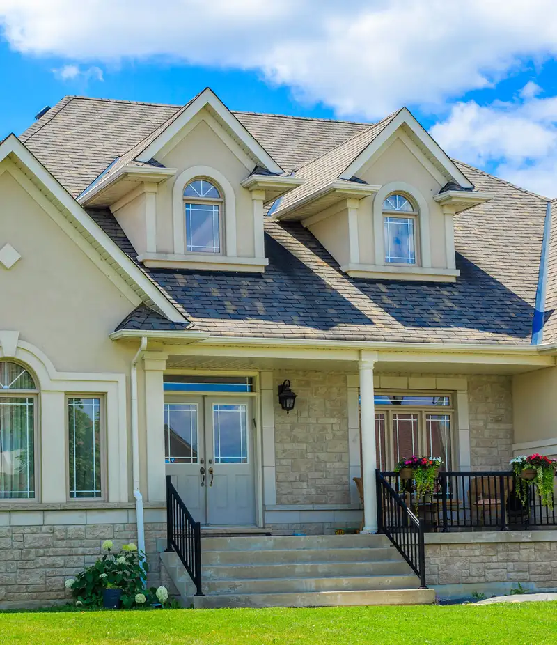 Asphalt Roof Shingles in Barrie